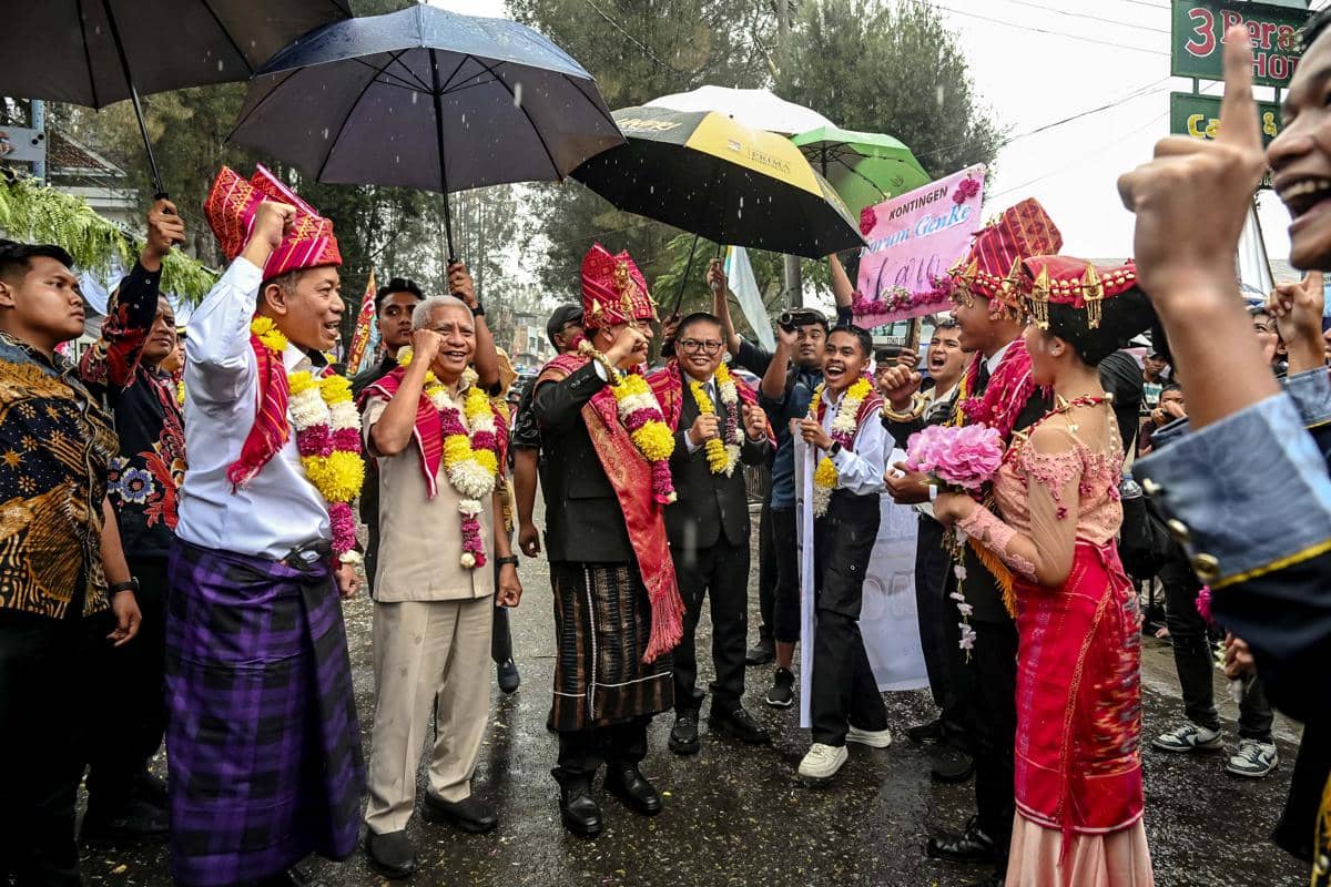 Ritual Erpangir Ku-Lao Meriahkan Festival Bunga dan Buah Karo 2026