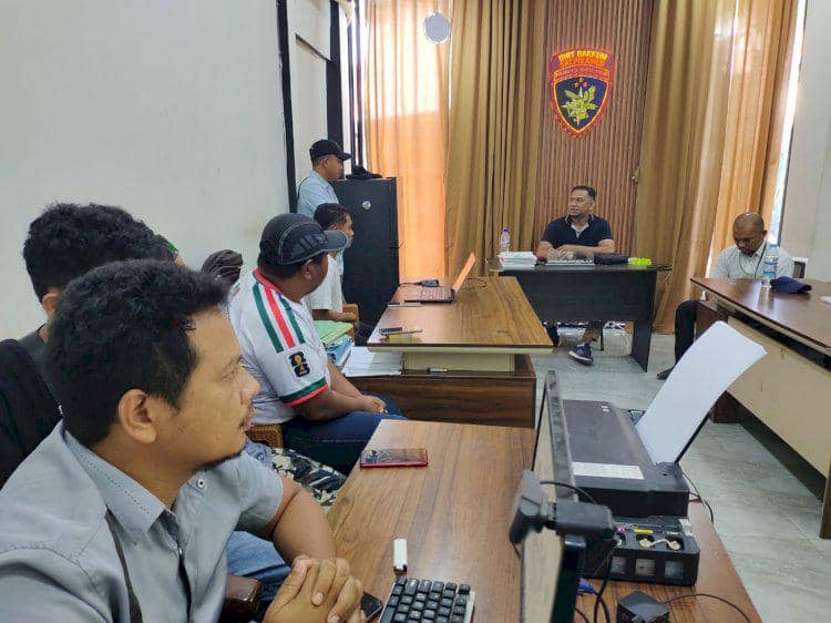 Polres Manggarai Barat memeriksa 14 saksi terkait kematian dua warga China di Pulau Kelor, Labuan Bajo, NTT.