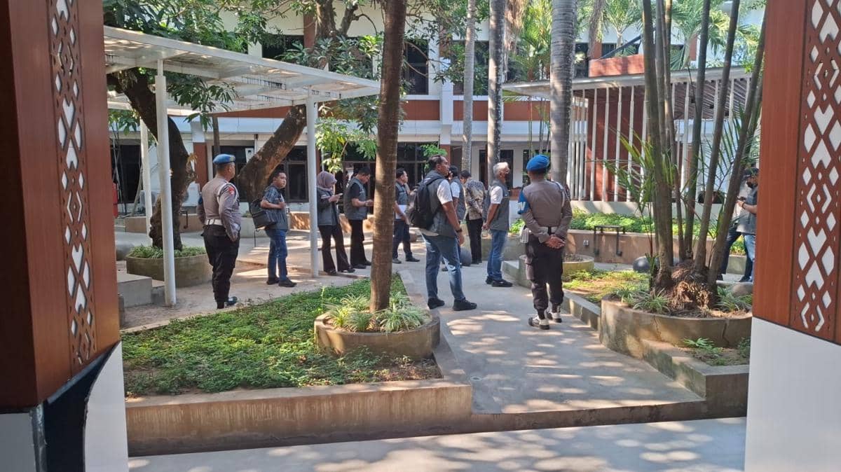 Subdit Tindak Pidana Korupsi (Tipidkor) Direktorat Reserse Kriminal Khusus (Ditreskrimsus) Polda Sulawesi Selatan (Sulsel) menggeledah Kanto