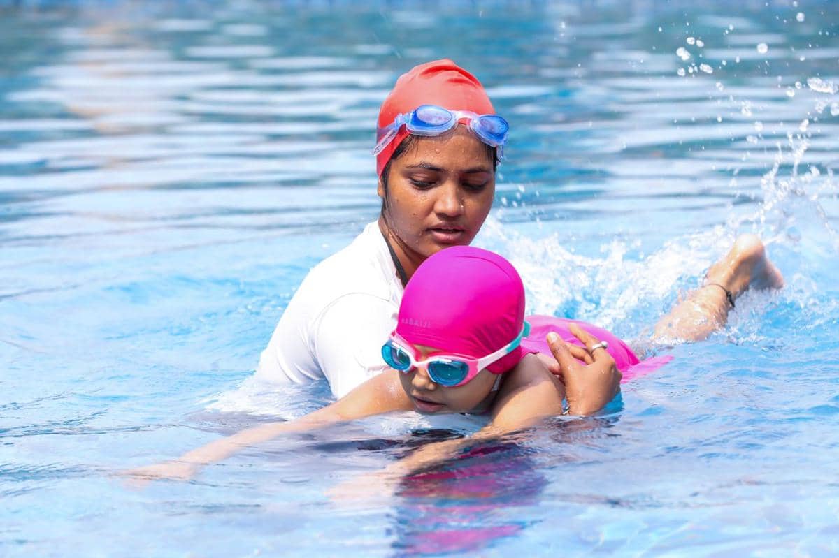 latihan berenang