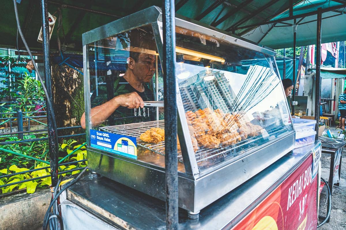 ilustrasi jualan ayam goreng
