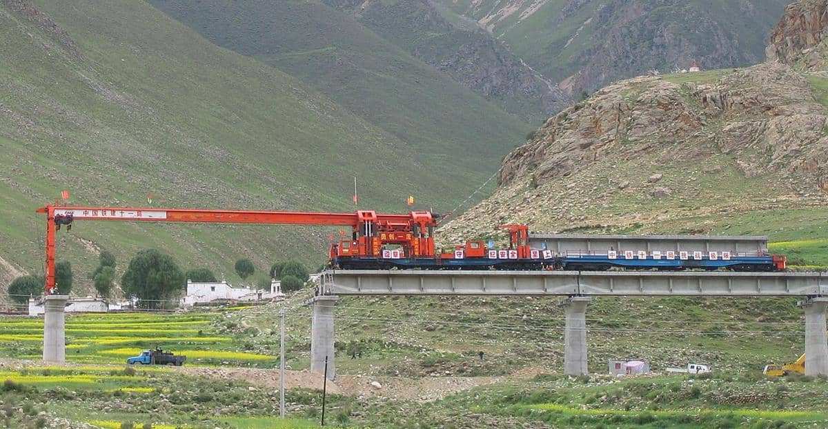ilustrasi proyek jalur kereta Tibet