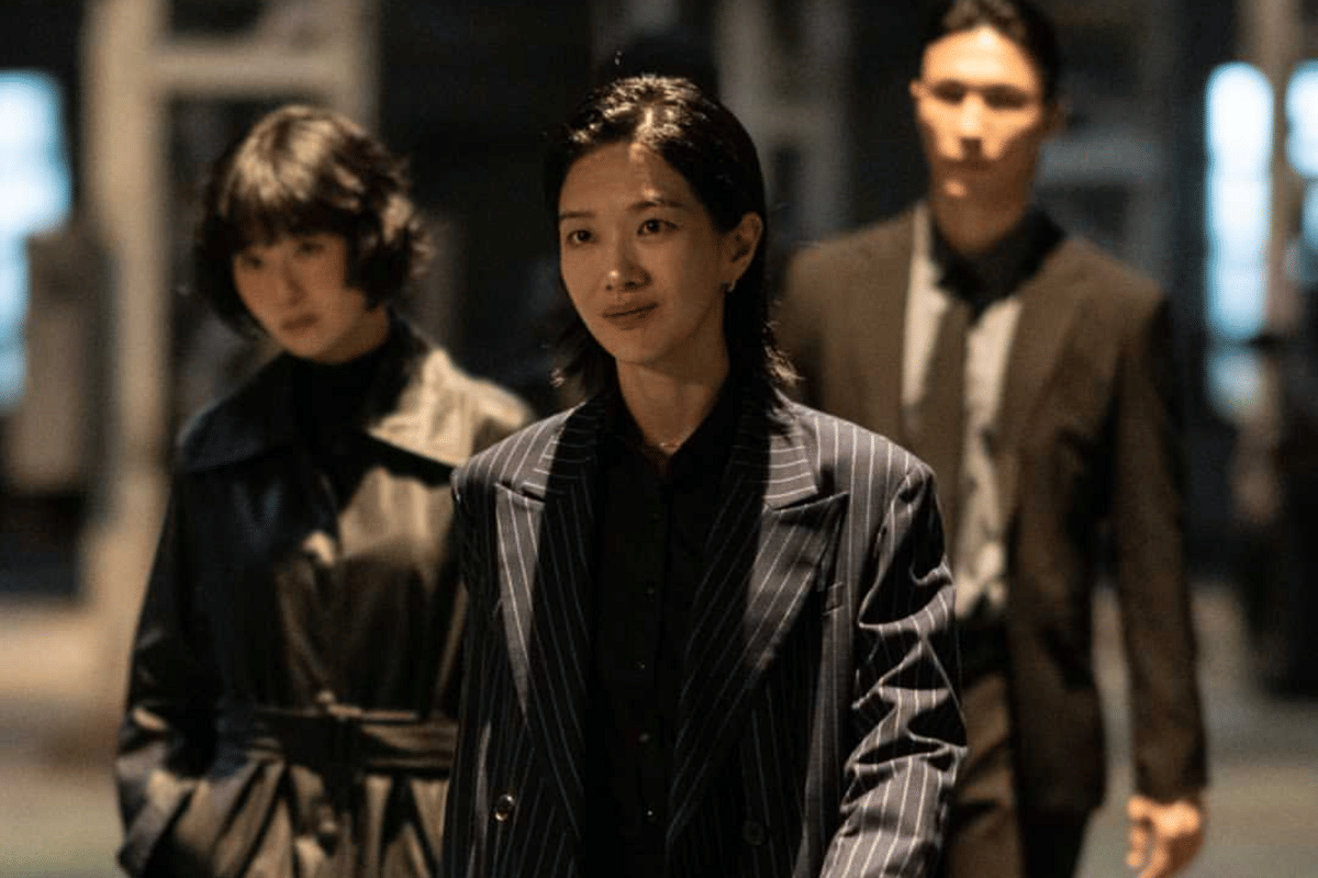 Potret Jung Yun Ha sebagai Kusanagi dalam unggahan promosi di akun resmi Instagram Disney+ Indonesia.