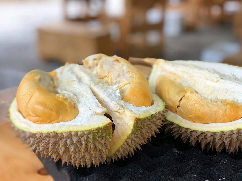 Buah durian matang