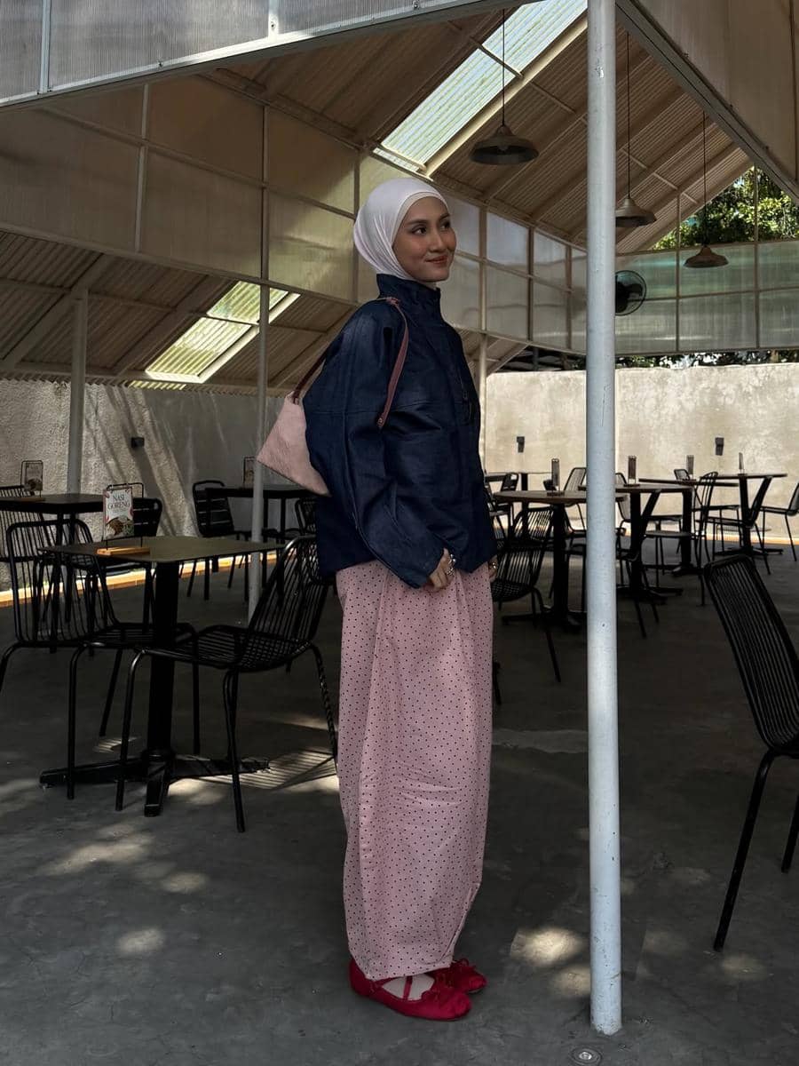 inspirasi OOTD polkadot stylish ala Inas Rana 