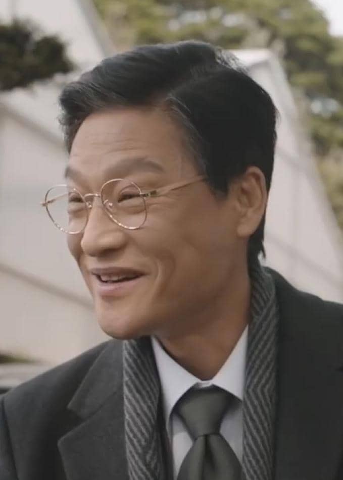 Park Jung Hak di The Apartment Job