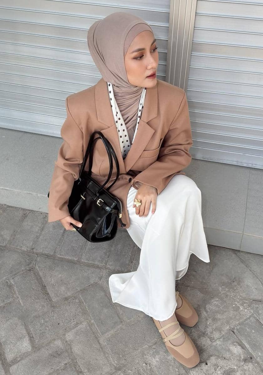 inspirasi OOTD polkadot stylish ala Inas Rana 