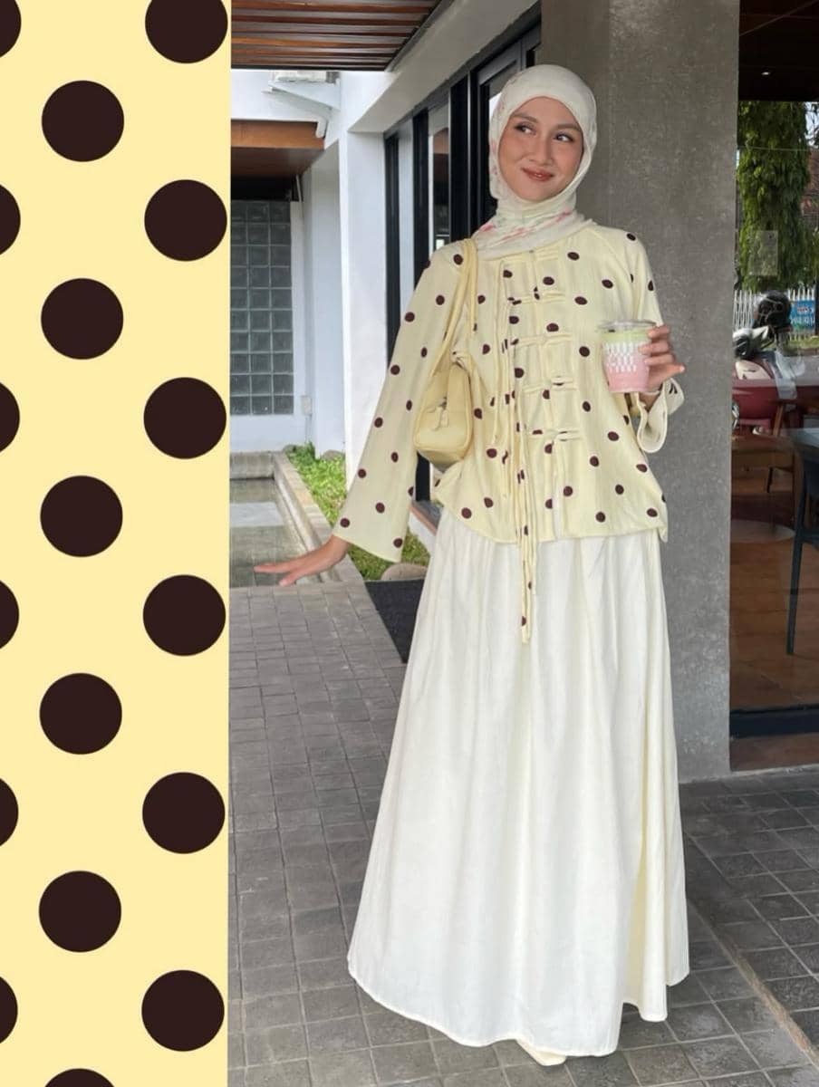 inspirasi OOTD polkadot stylish ala Inas Rana 