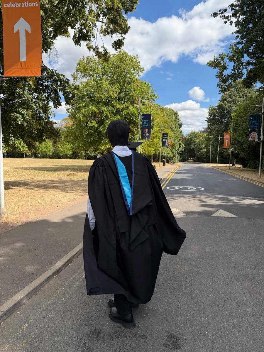 potret wisuda Copper Phuriwat dari University of Nottingham