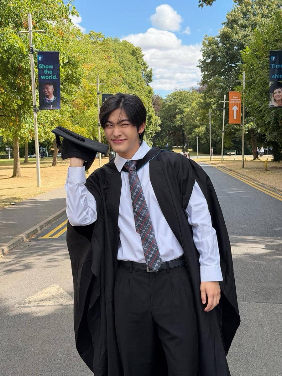 potret wisuda Copper Phuriwat dari University of Nottingham