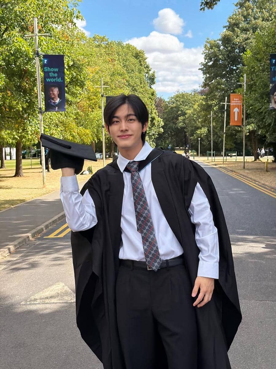 potret wisuda Copper Phuriwat dari University of Nottingham