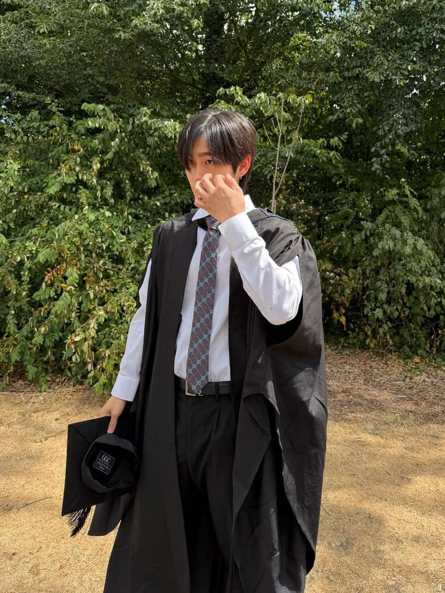 potret wisuda Copper Phuriwat dari University of Nottingham