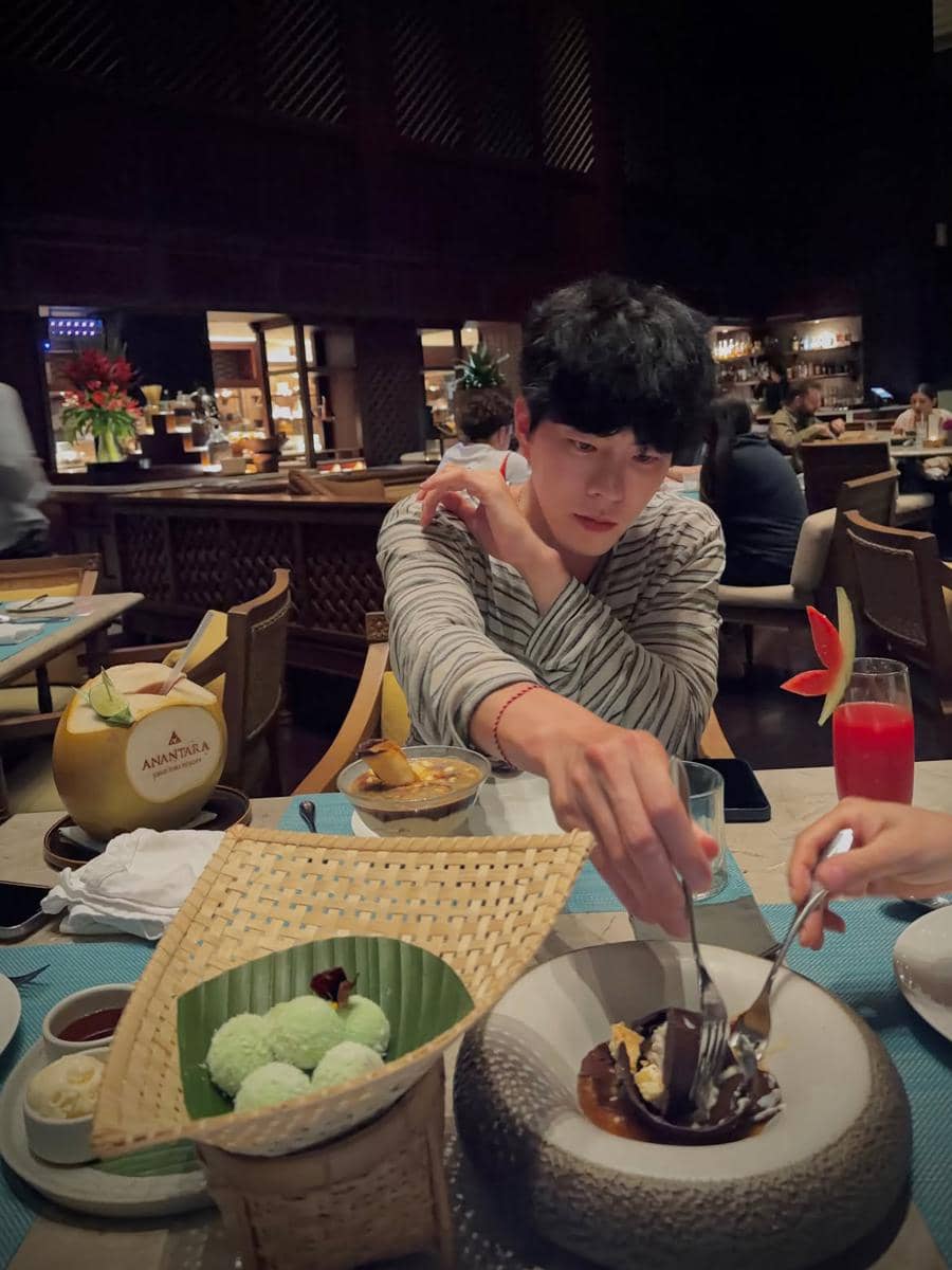 potret Hong Jong Hyun liburan di Bali