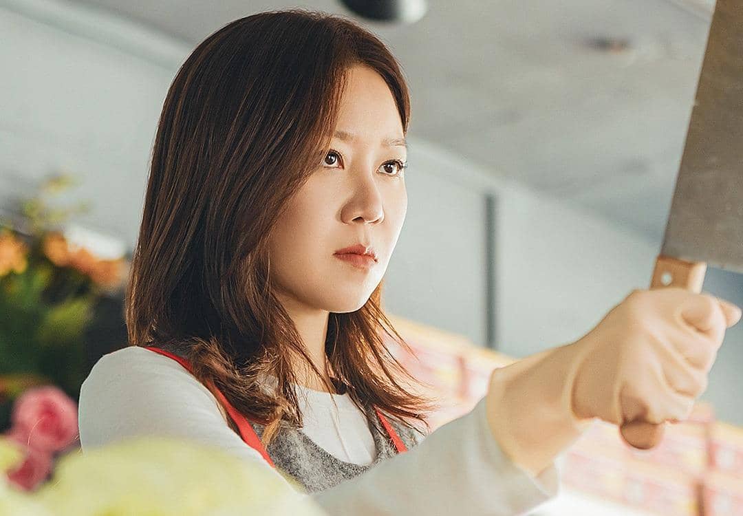 5 Persona Yoo Bo Na sebagai Ibu Rumah Tangga di A Bona Fide Killer