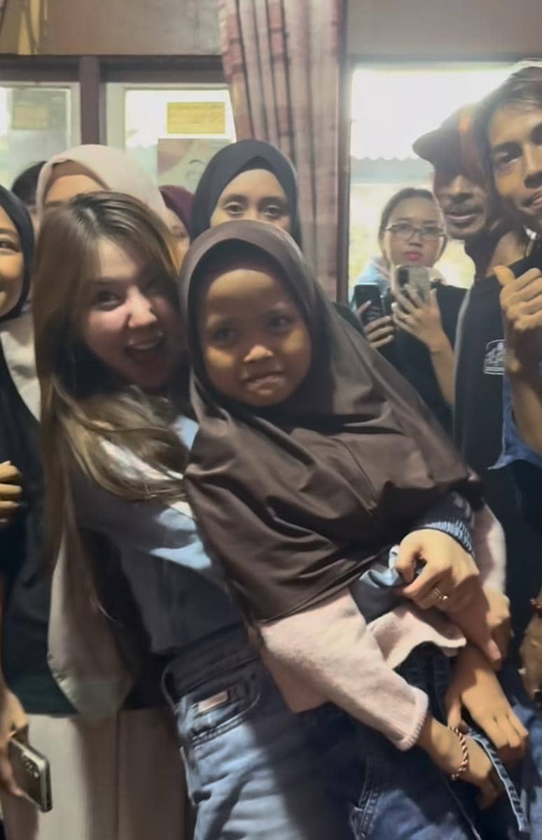 Vilmei datangi rumah mendiang Satpam Jatiluhur