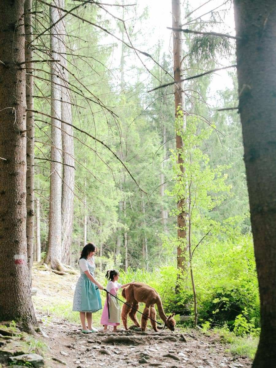 Photoshoot Shandy Aulia dan Claire di Bolzano