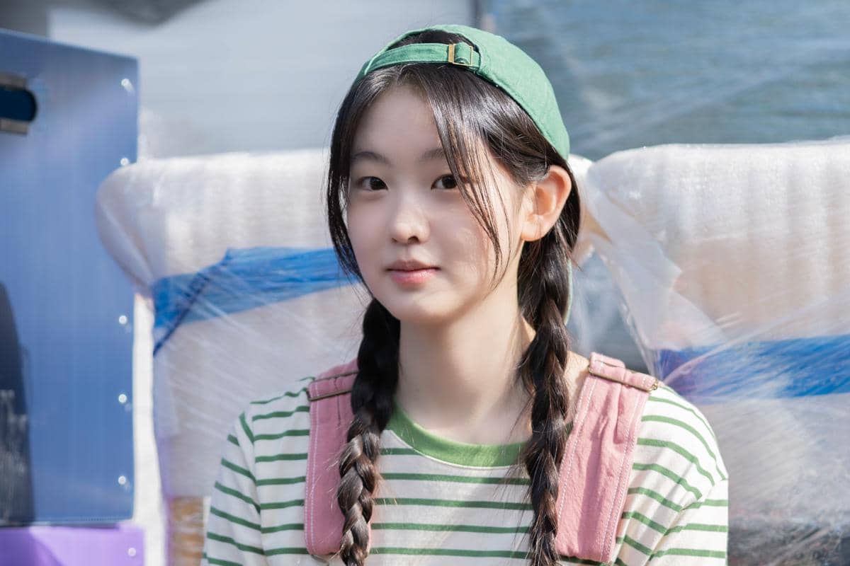 Seo Su Min tampil dalam cuplikan drama Agent Kim Reactivated yang dibagikan melalui akun Y.One Entertainment.