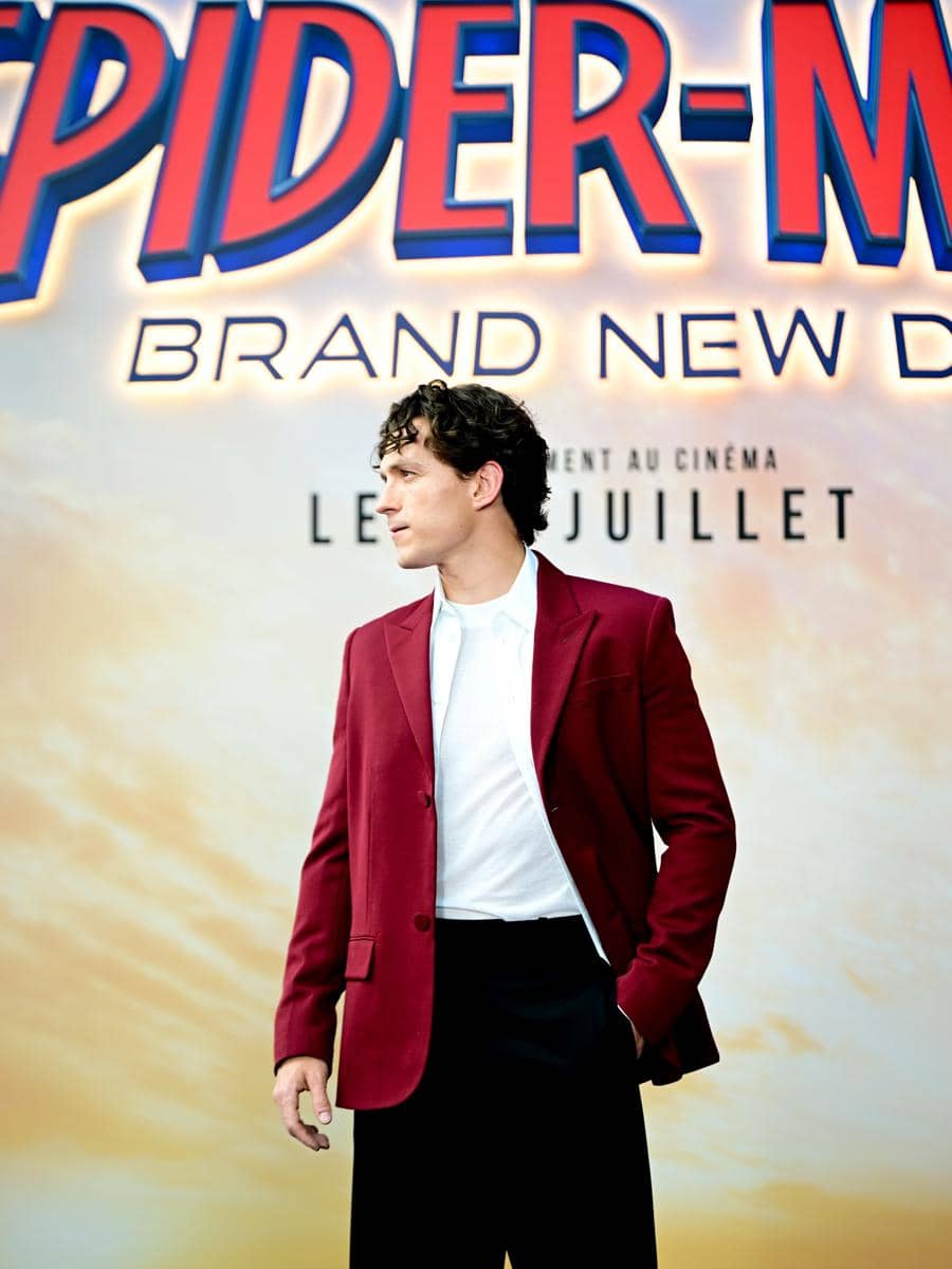 foto gaya rambut Tom Holland