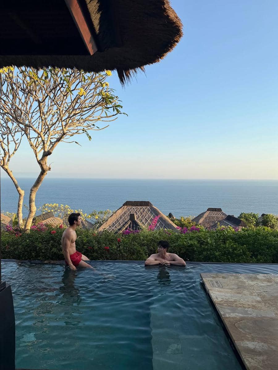 potret Hong Jong Hyun liburan di Bali