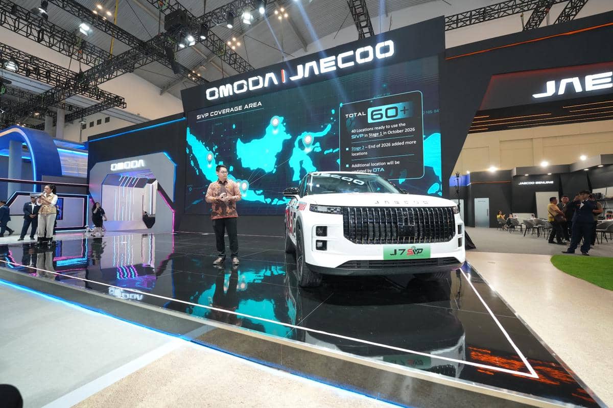 SUV Jaecoo J7 SHS-P SIVP saat dirilis dalam ajang GIIAS 2026 di area pameran otomotif Indonesia.