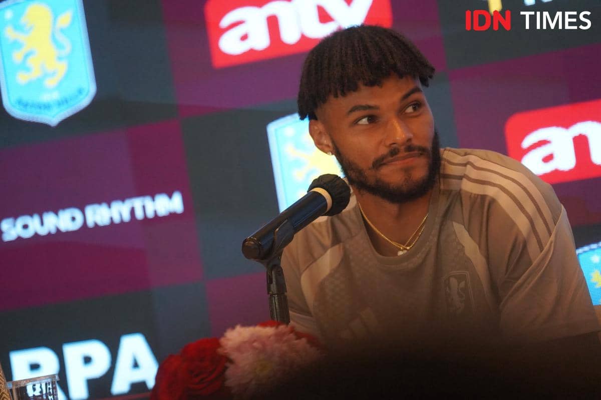 Pemain Aston Villa Gak Bebas Kulineran di Jakarta, Apa Penyebabnya?
