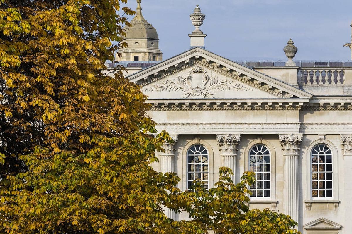 Potret Senate House