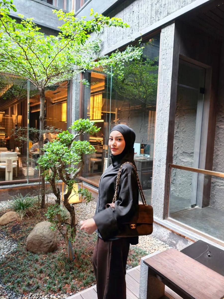 koleksi tas branded Aurel Hermansyah