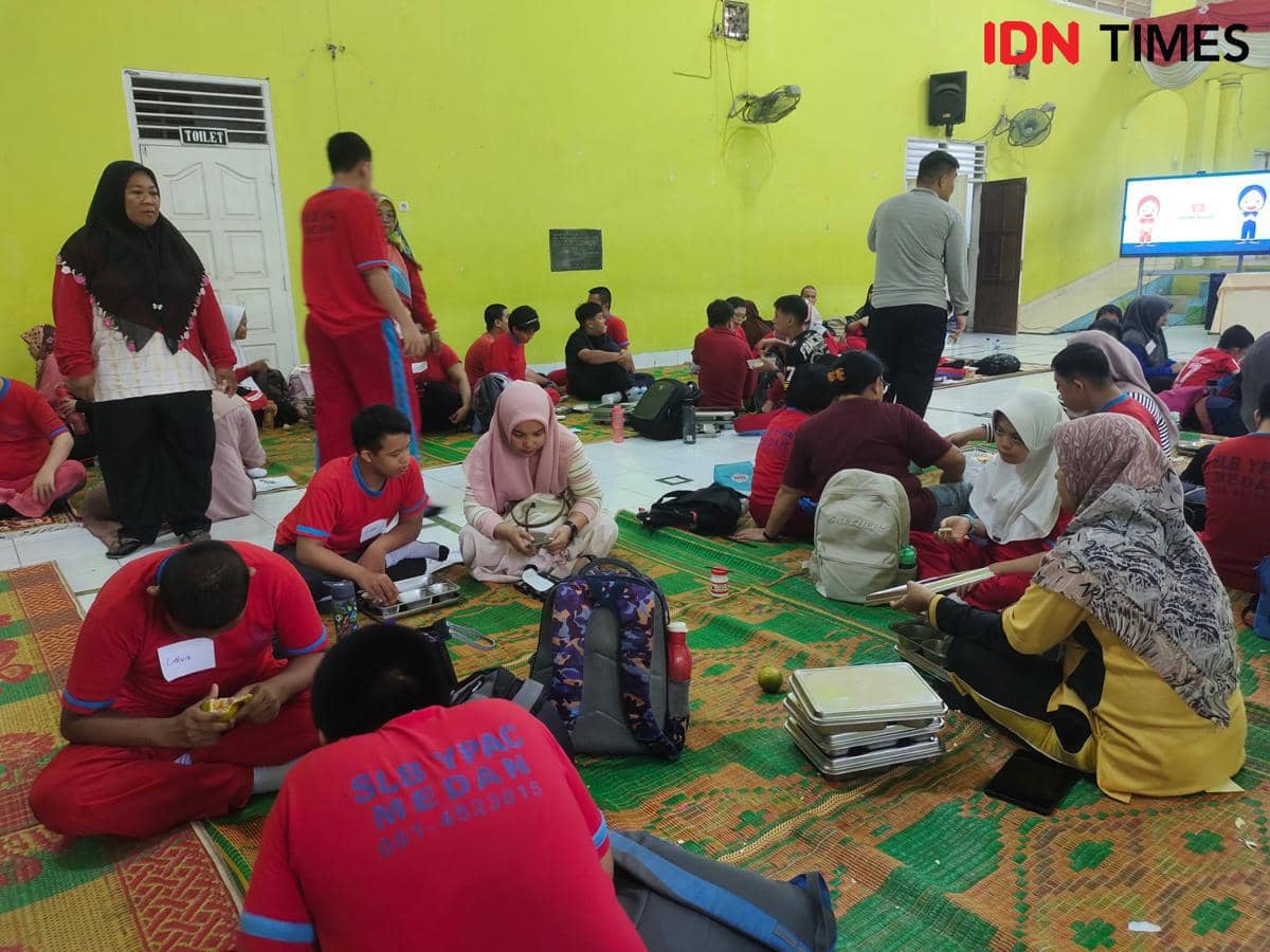 Aksata Pangan Ajak Anak Disabilitas YPAC Kenali Makanan Sehat dan Aman