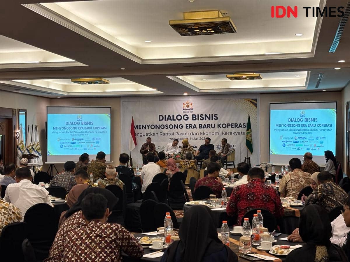 Dialog Bisnis Menyongsong Era Baru Koperasi yang diselenggarakan Kamar Dagang dan Industri Daerah Istimewa Yogyakarta (Kadin DIY) di Loman Park Hotel Yogyakarta, Jumat (31/7/2026). (IDN Times/Herlambang Jati Kusumo)