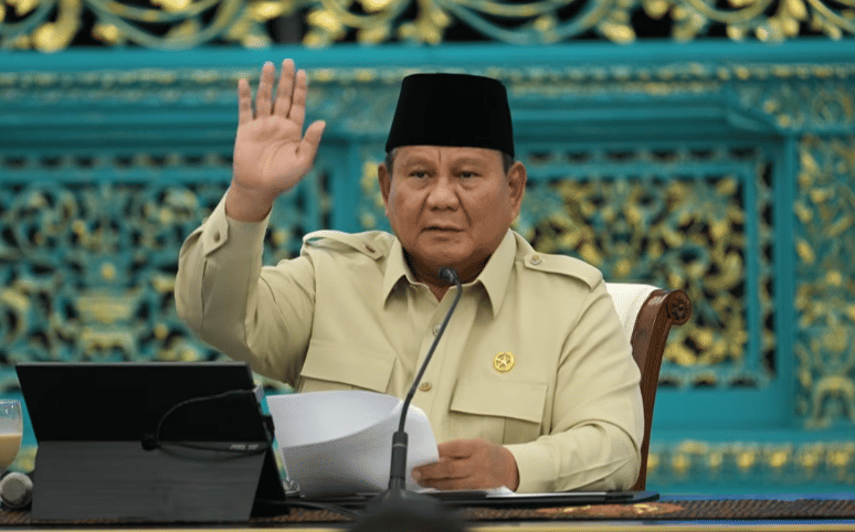 Kelakar Prabowo Batuk Terus Minum Kopi: Ternyata Bisa Panjang Umur