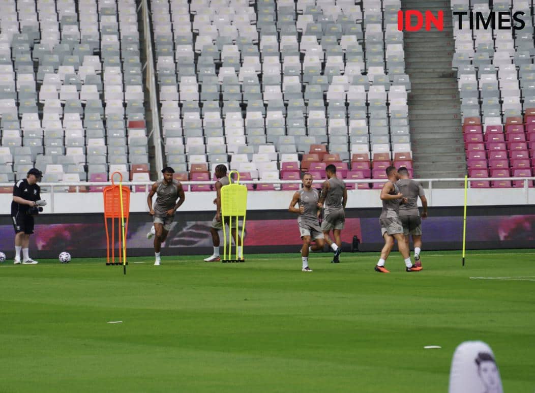 Potret latihan Aston Villa di Stadion Utama Gelora Bung Karno, Jumat (31/7/2026).