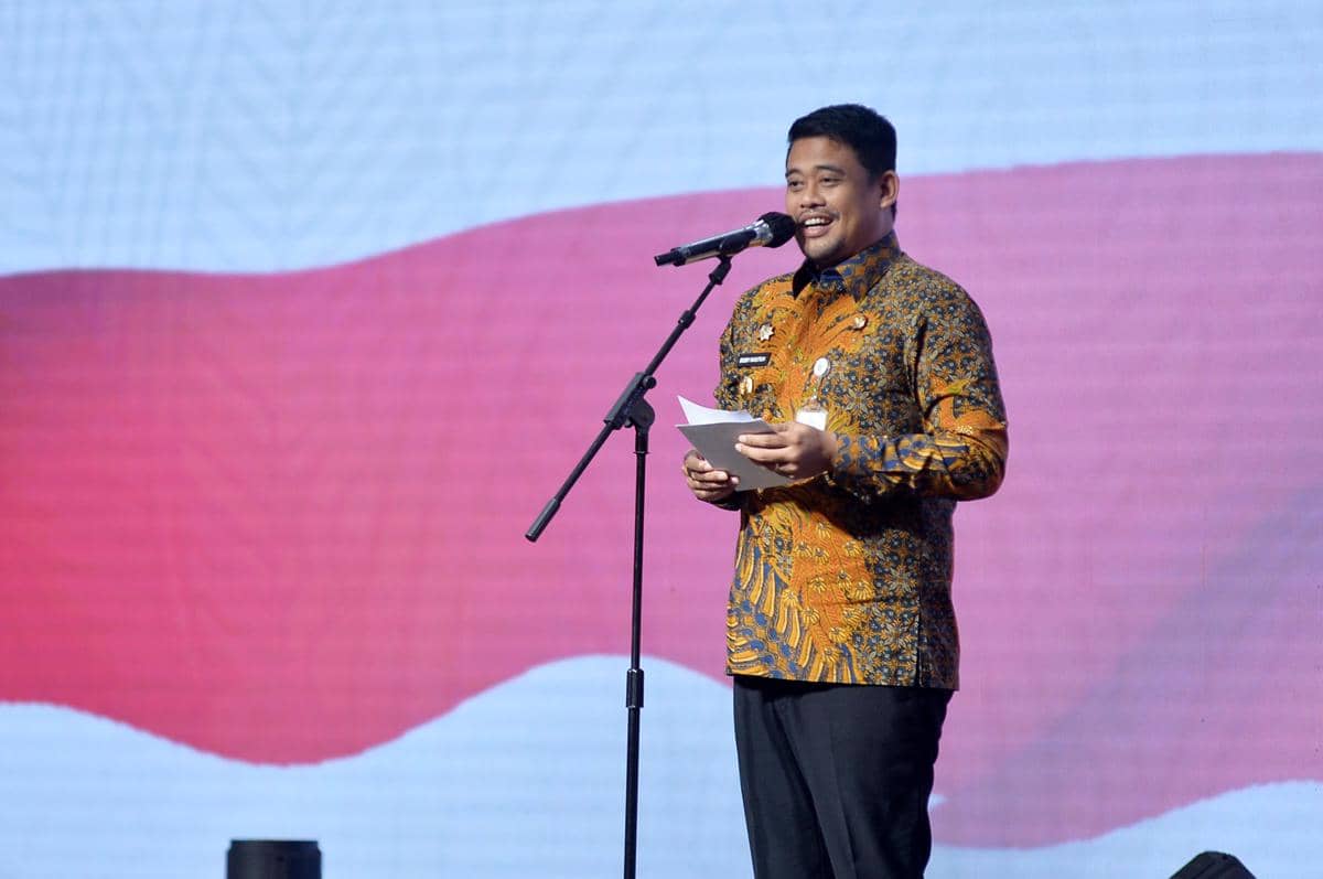 Gubsu mengukuhkan kepala OJK Sumut (4).jpg.jpeg