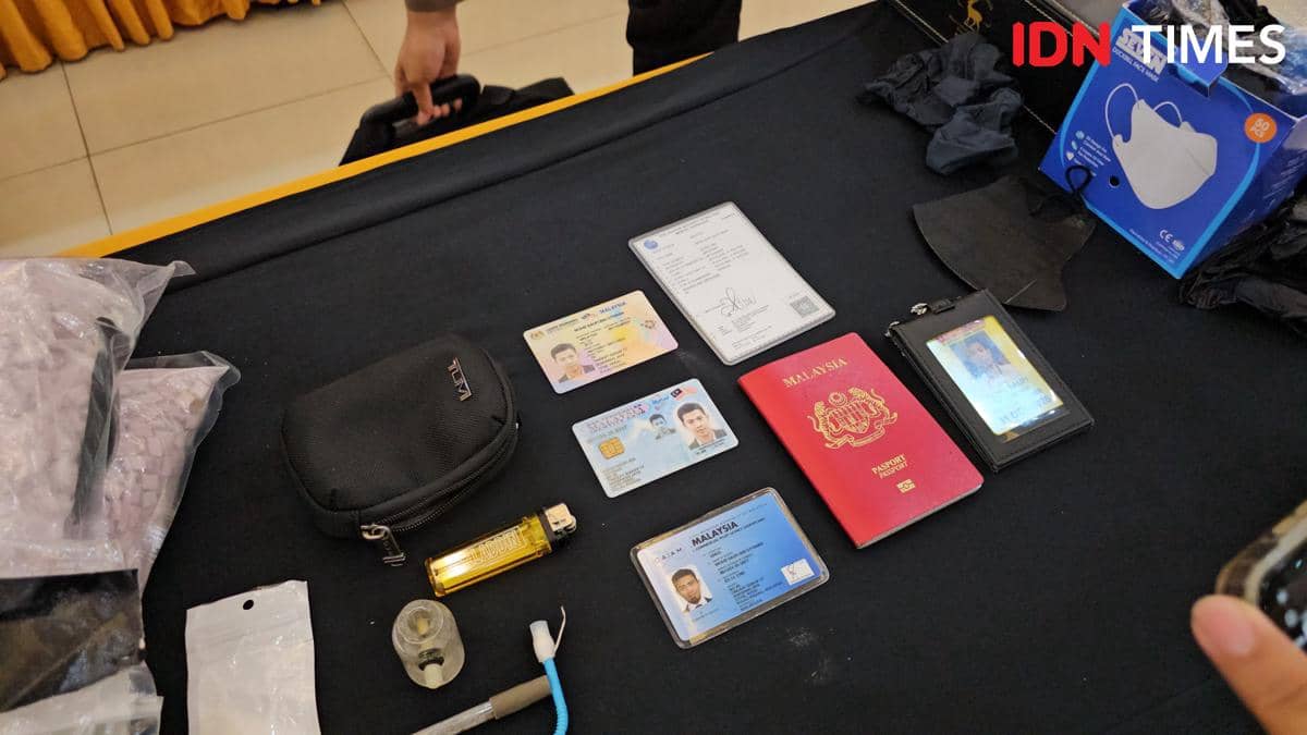 Kasus pilot asal Malaysia yang diduga menyelundupkan narkoba ke Indonesia menjadi perhatian aparat berwenang.