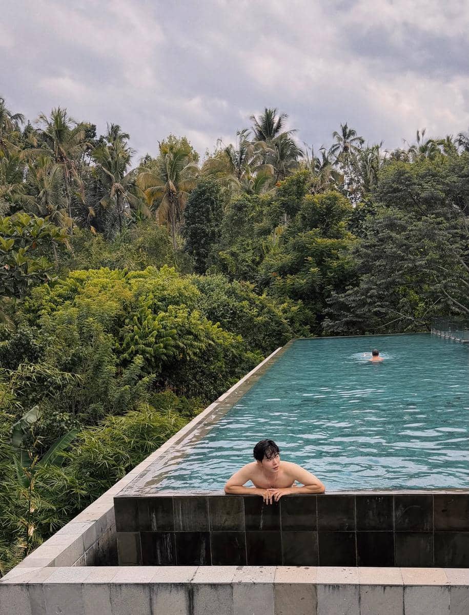 potret Hong Jong Hyun liburan di Bali