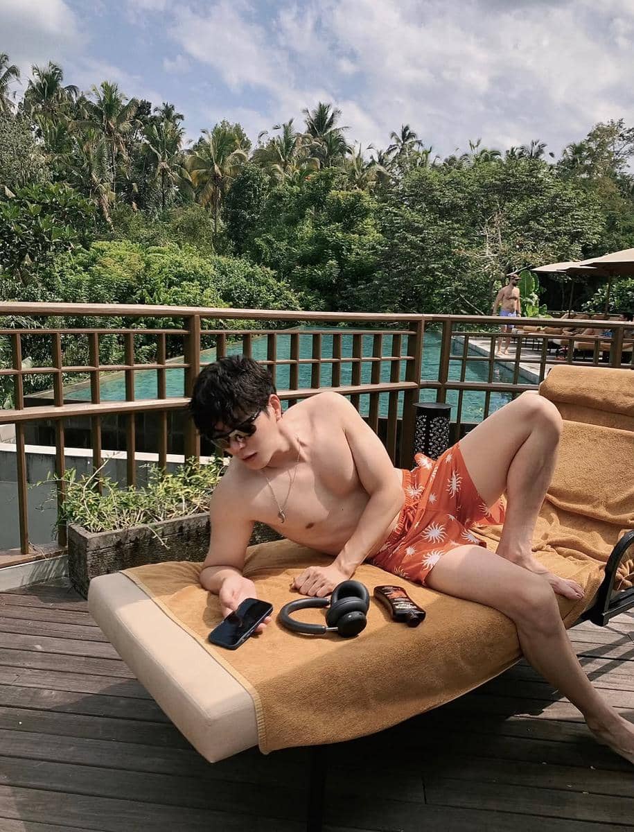 potret Hong Jong Hyun liburan di Bali