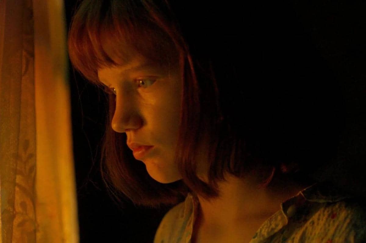 Olivia Booth-Ford sebagai Janet Hodgson dalam mini series The Enfield Poltergeist