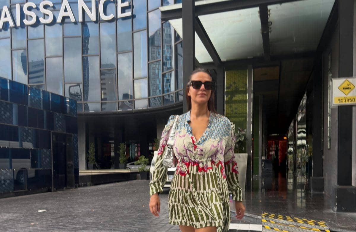 9 Potret Neha Dhupia Liburan di Bangkok, Seru Abis!