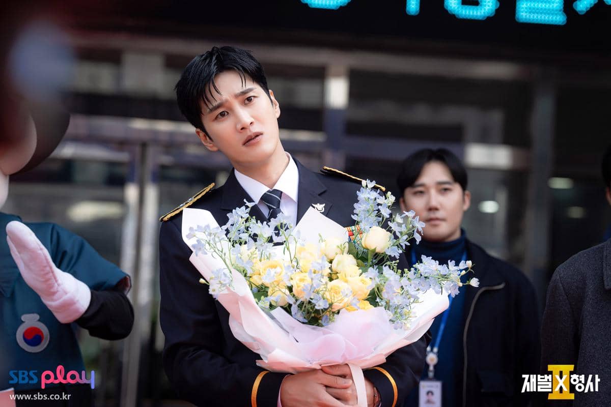 still cuts drama Flex X Cop 2