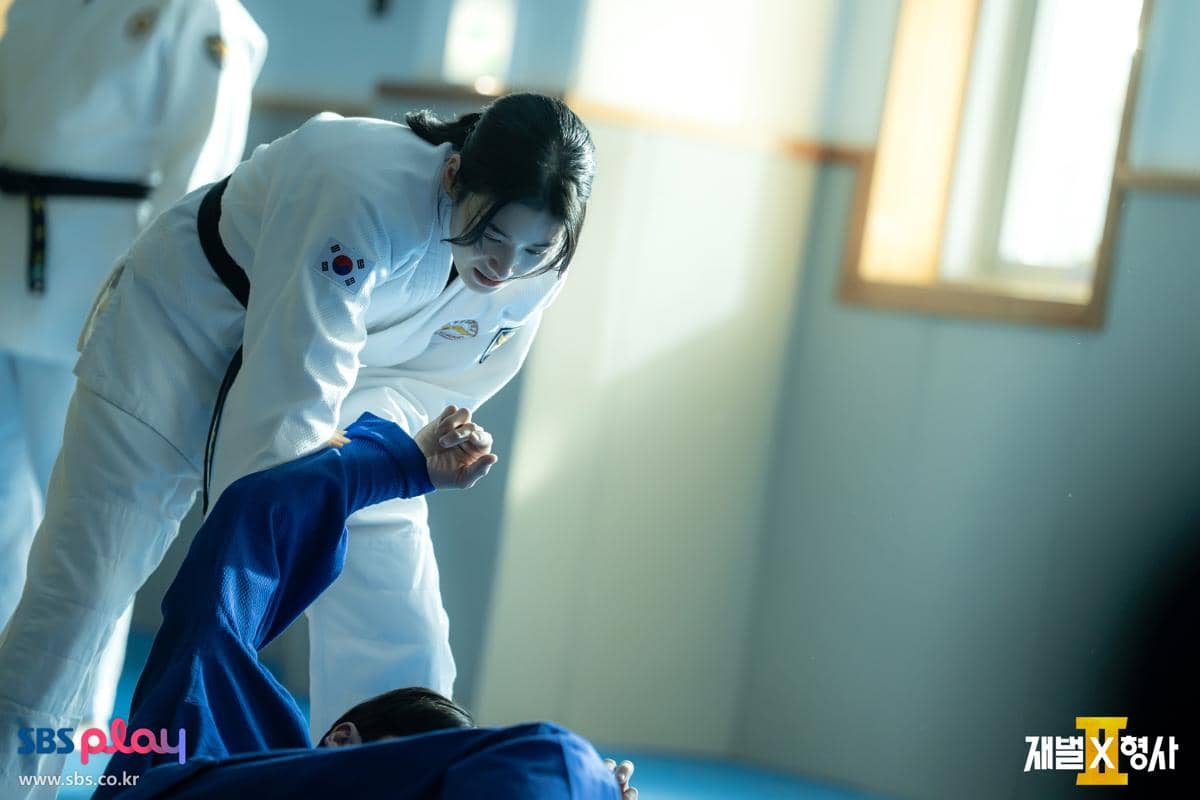 still cuts drama Flex X Cop 2