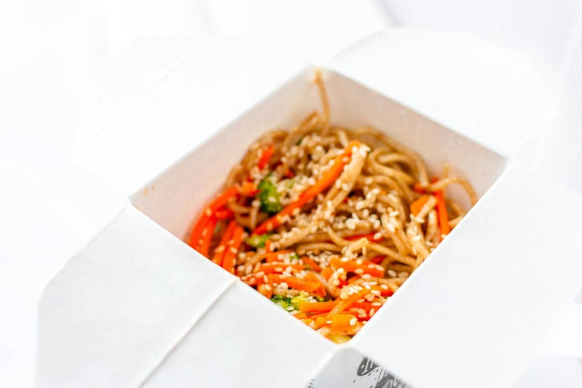ilustrasi membuat mie butter furikake
