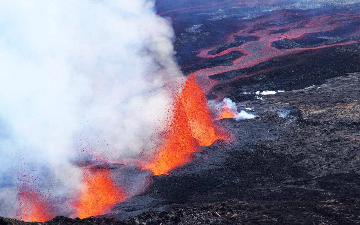 Gunung Piton de la Fournaise
