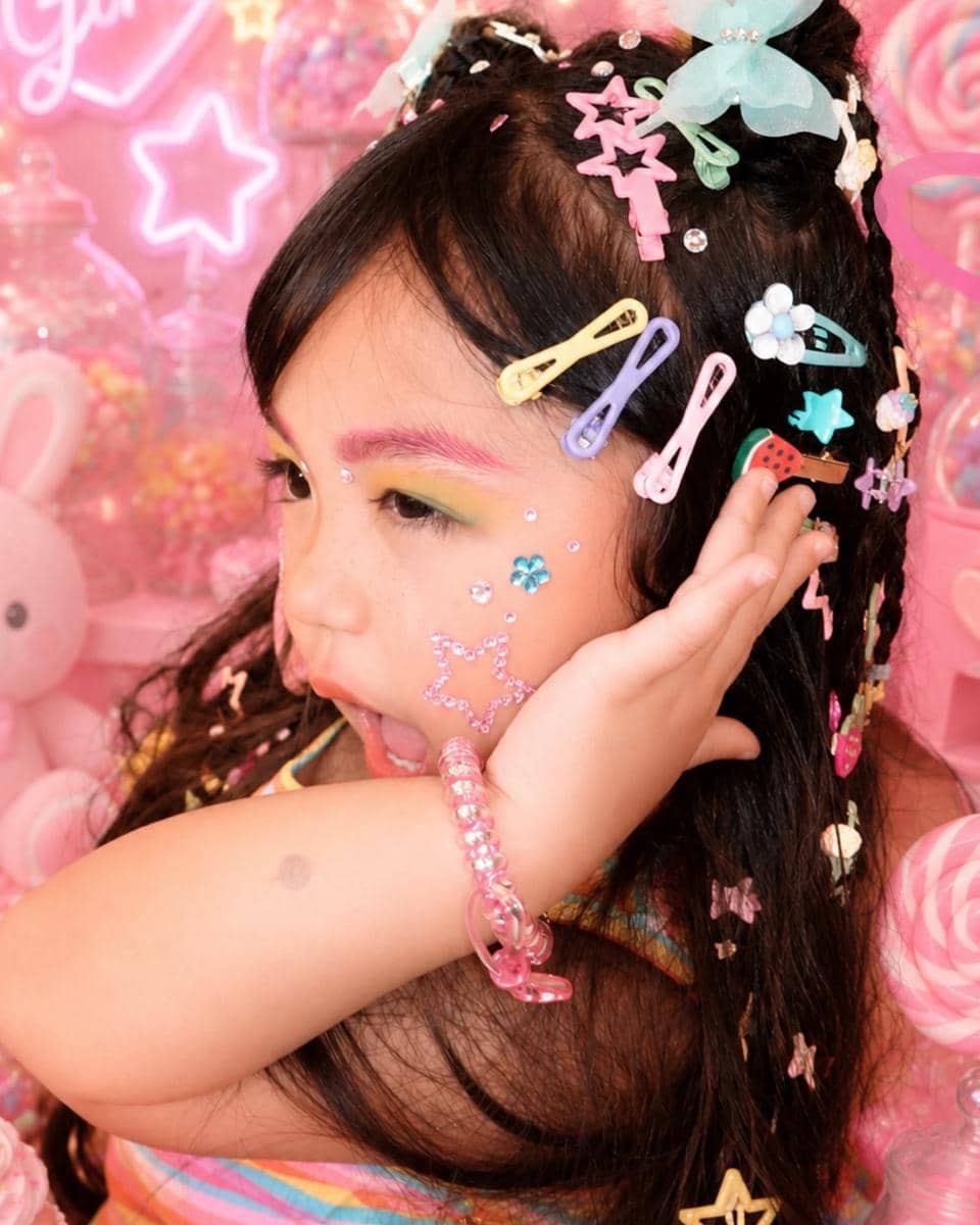 Xarena anak Siti Badriah pakai make up Naykilla
