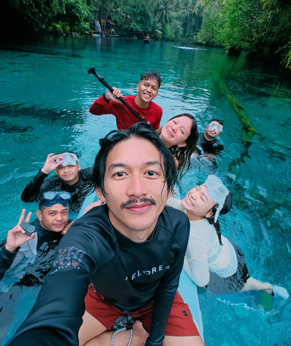 Bella Graceva menikmati liburan di Danau Paisu Pok Sulawesi