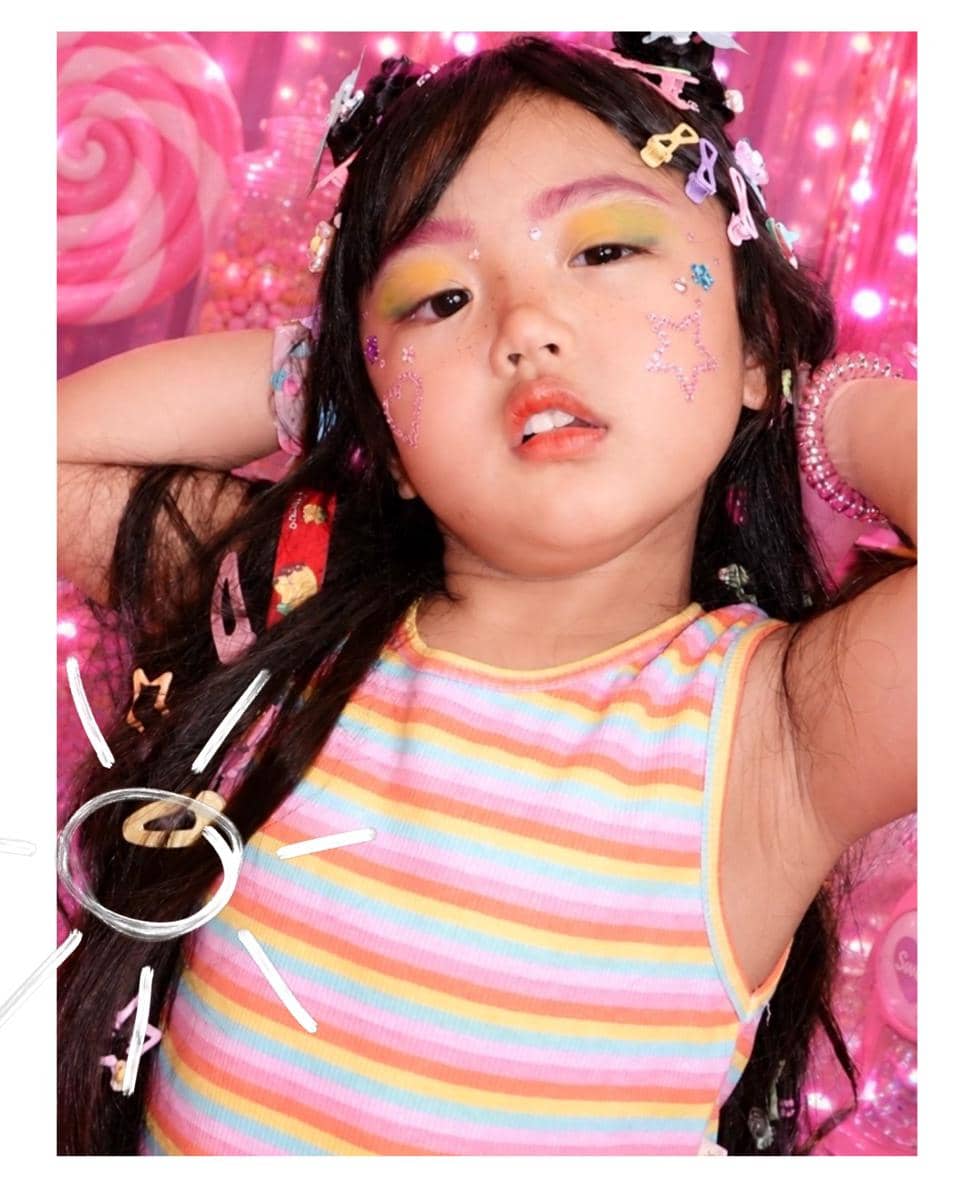 Xarena anak Siti Badriah pakai make up Naykilla
