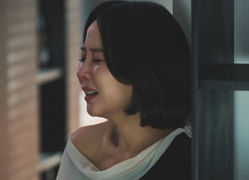 Cuplikan adegan drama Korea The Affair Was Just The Beginning dalam tangkapan layar dokumentasi Coupang Play.