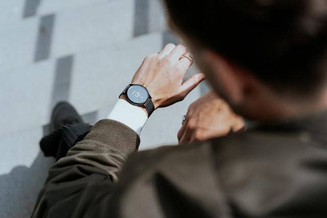5 Rekomendasi Jam Tangan Pria Fitur Luminous, Nyala di Tempat Gelap