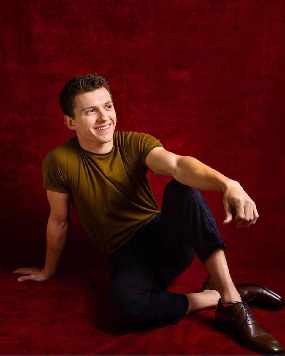 foto gaya rambut Tom Holland