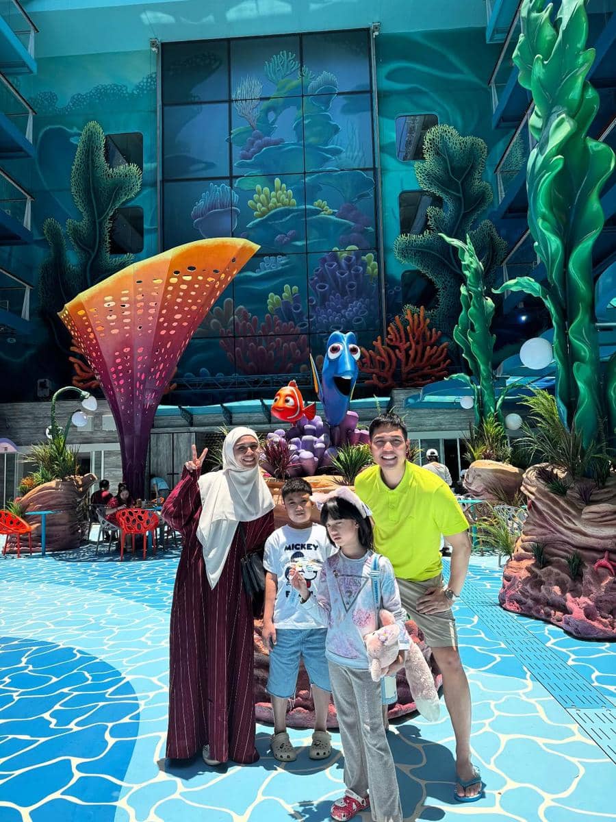 Ide OOTD traveling keluarga Nycta Gina dan Rizky Kinos