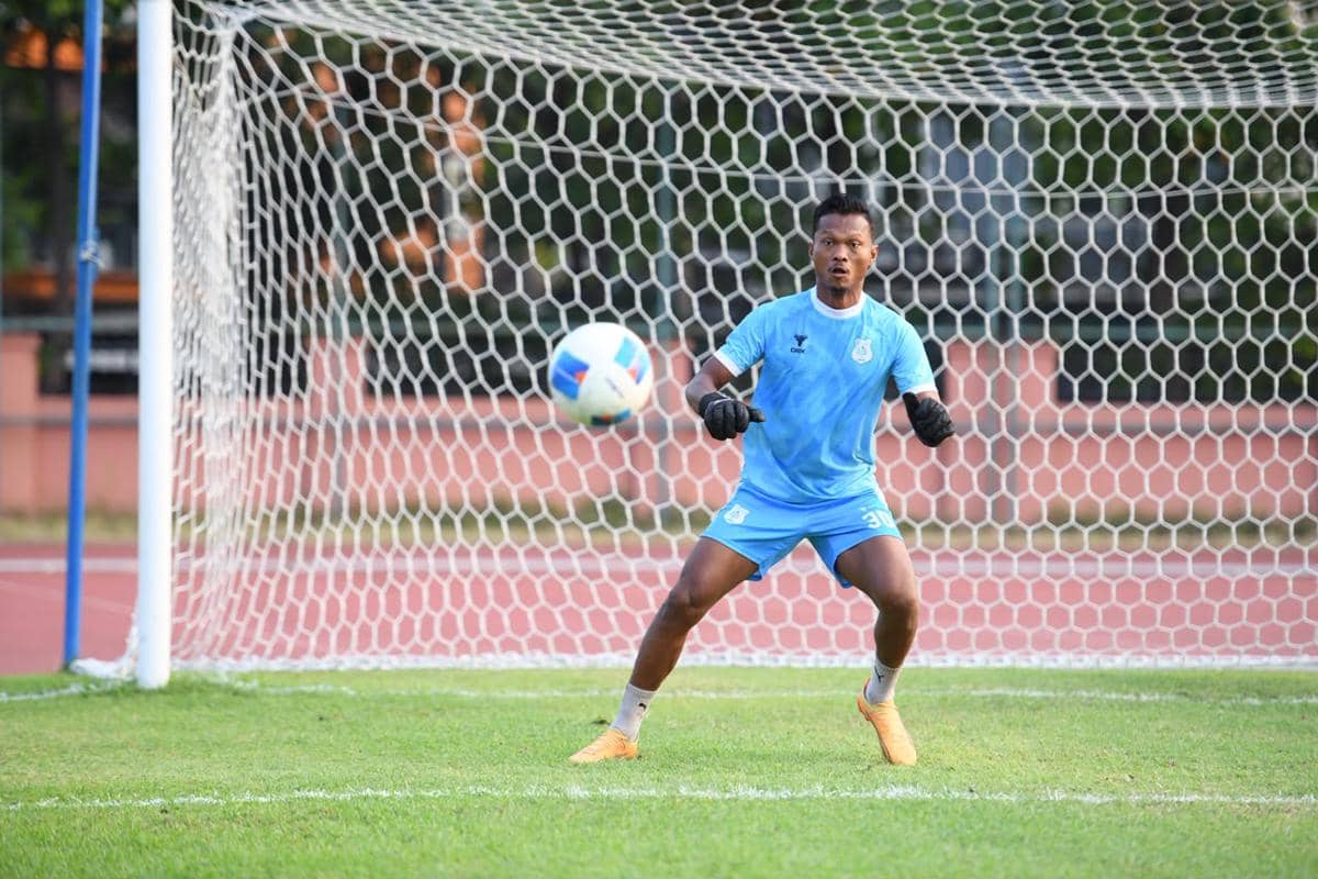 Potret Fakhrurrazi Quba, kiper PSMS, yang berpeluang turun membela timnya dalam laga melawan Persija.