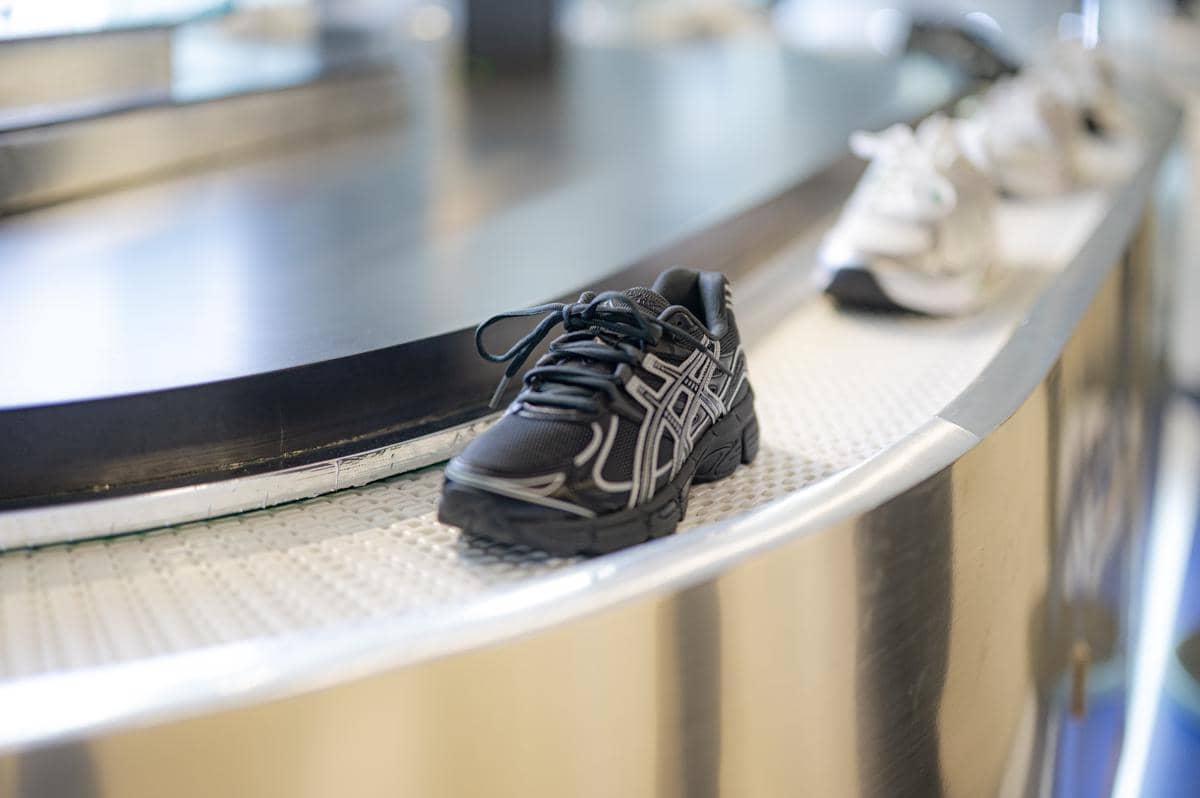 Koleksi Sepatu Sportstyle ASICS GEL-STRATUS MC™.jpg
